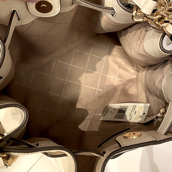 Michael Kors Mina Large Chain Shoulder Bag Tote Light Cream - Picture 7 of 11